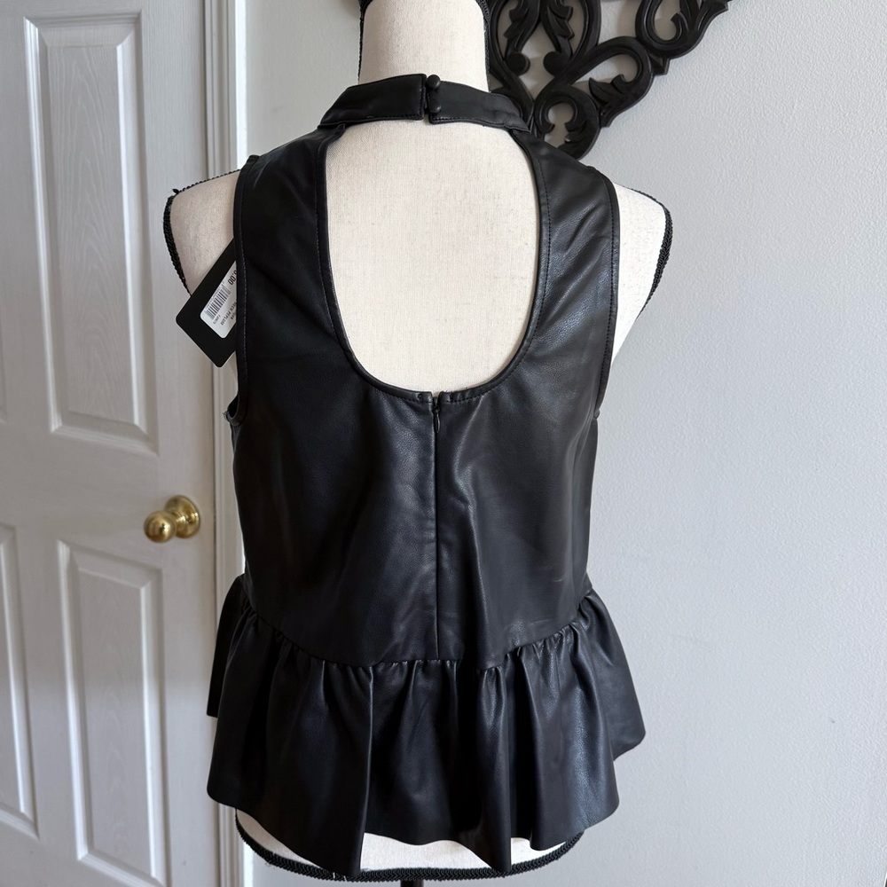 Black Sleeveless Peplum Top - Picture 6 of 10